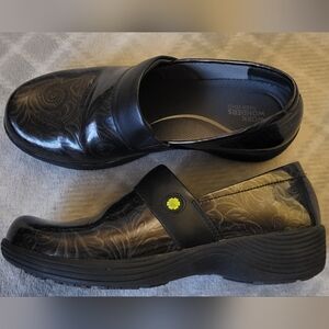 Dansko Work Wonders Black Slip-Resistant Work Shoes Size 37/6.5